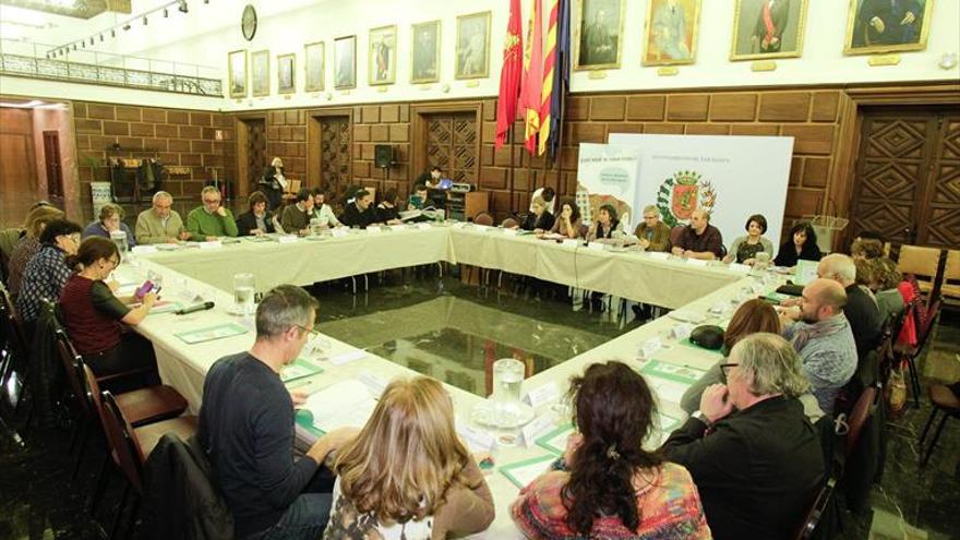 El presupuesto de Azcón elimina 1,2 millones de convenios sociales