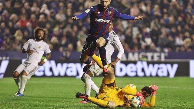 Borja Mayoral, en el partido ante el Madrid en Orriols.