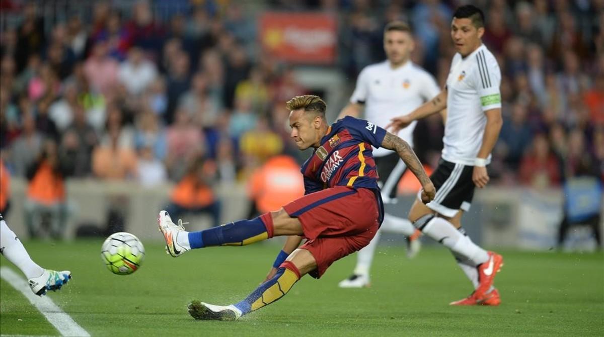 jmexposito33578874 barcelona   17 04 2016        neymnar resbala en s160417210942