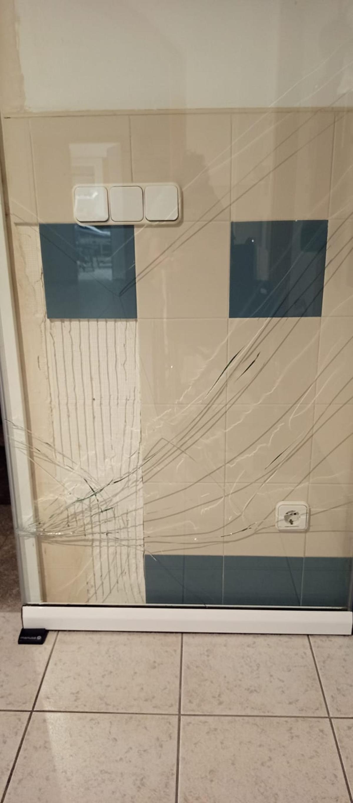 El agresor rompió una puerta en el centro de salud de Capdepera.