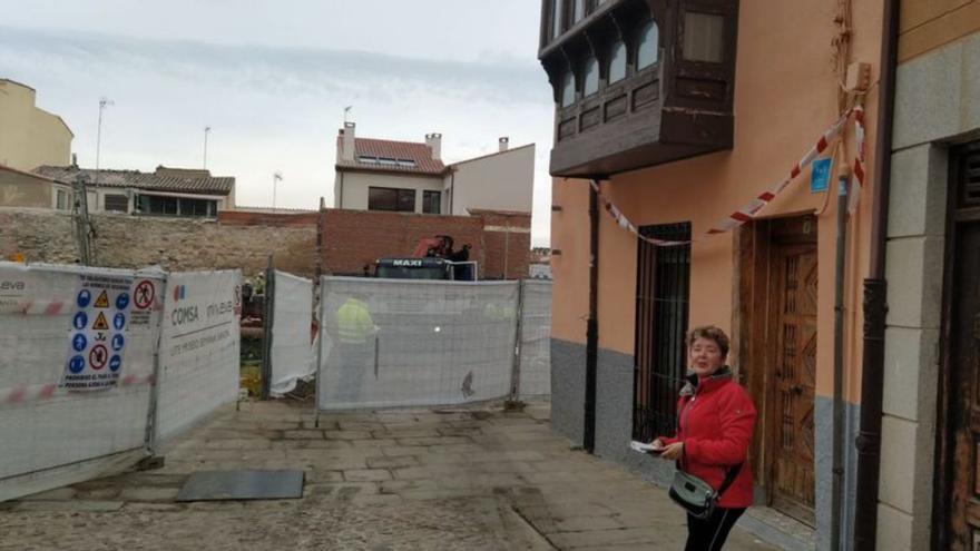 Zamora: El corte al tráfico de Orejones despista al turista de Santa María la Nueva