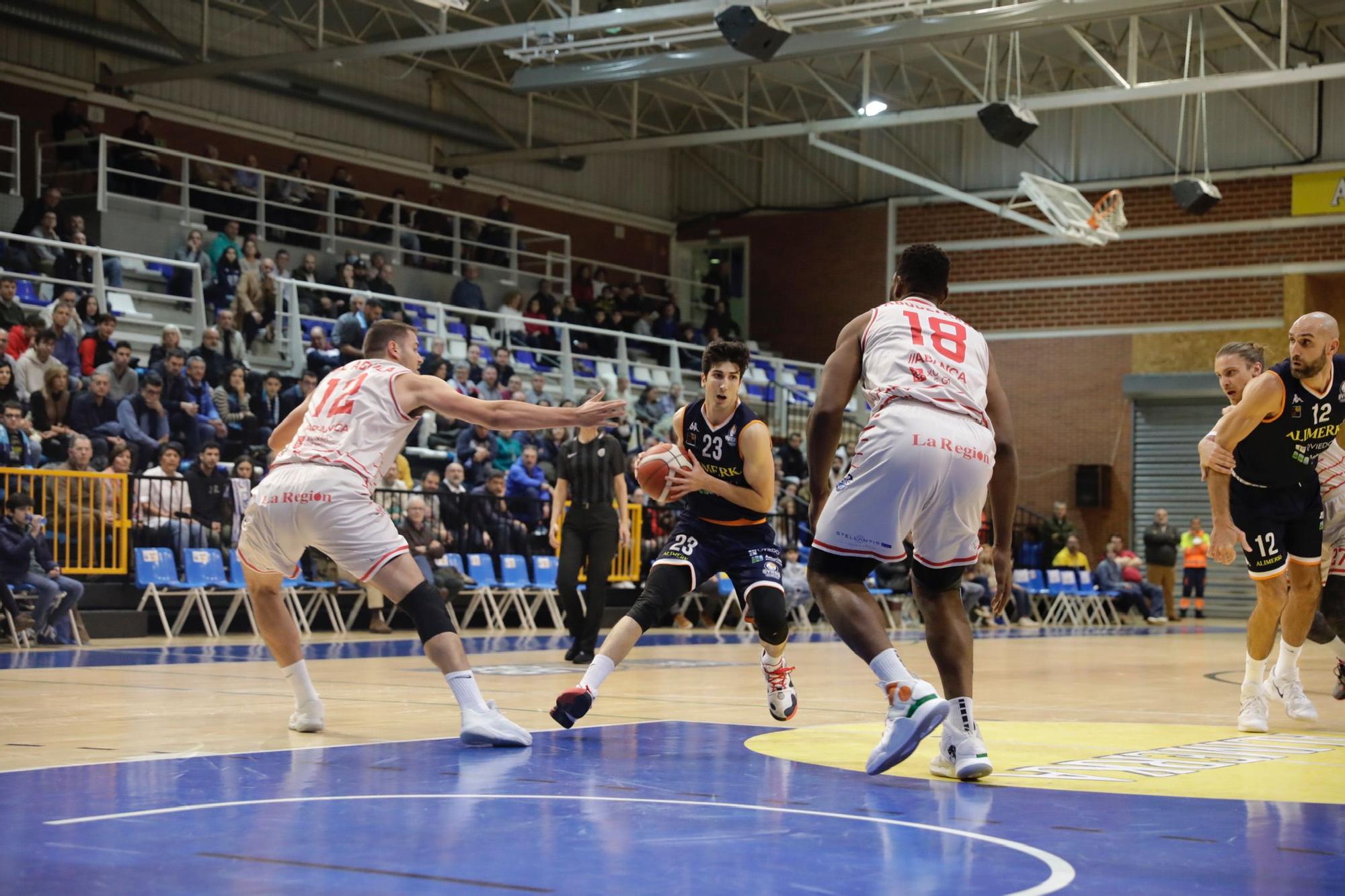 El Alimerka Oviedo Baloncesto se impone al Ourense (75-58) y sigue en racha