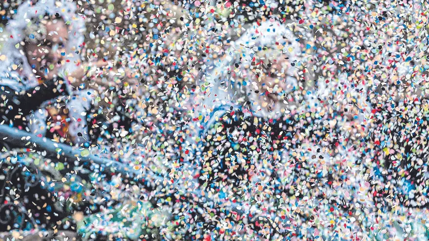 Vive hoy el Coso Multicolor de las Hogueras en Alicante: nuevo recorrido y orden de salida