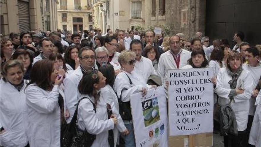 Farmacéuticos al grito de &quot;mentirosos&quot; y &quot;cobardes&quot;