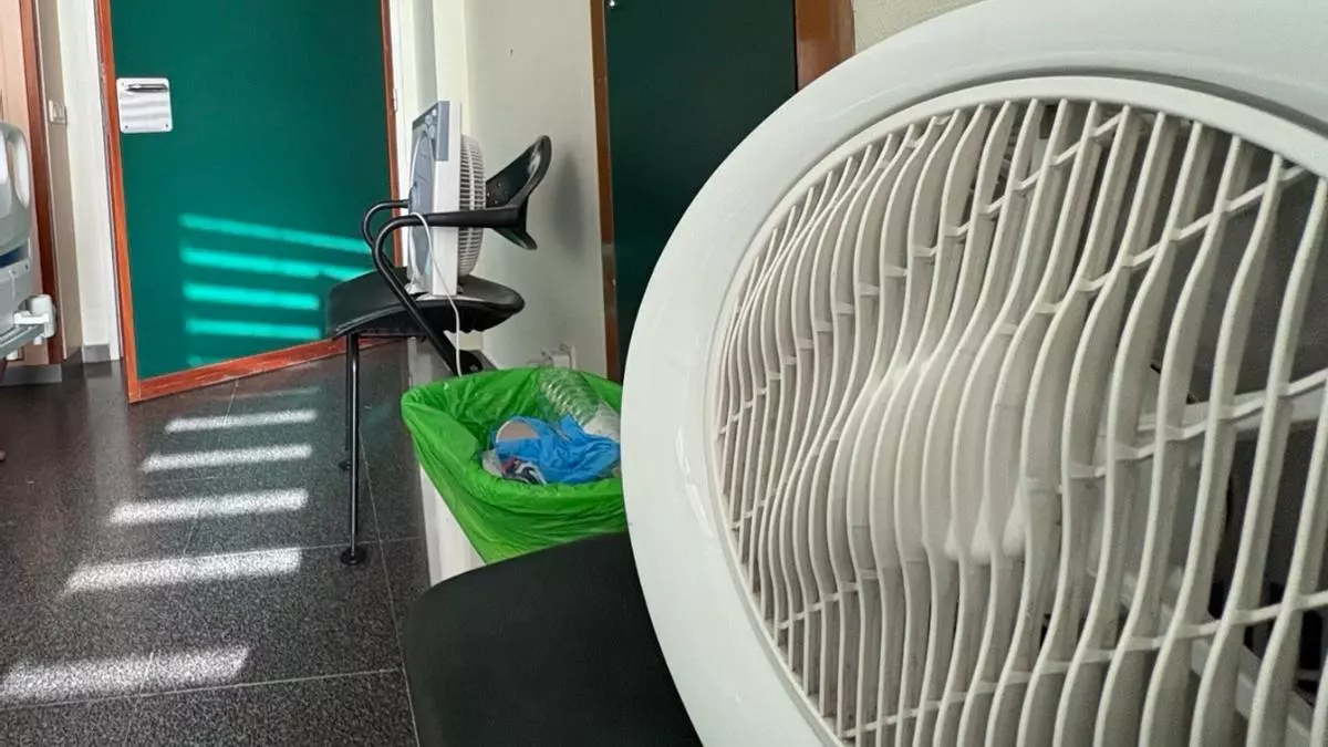 Pacientes del Hospital Insular denuncian temperaturas insoportables en las habitaciones