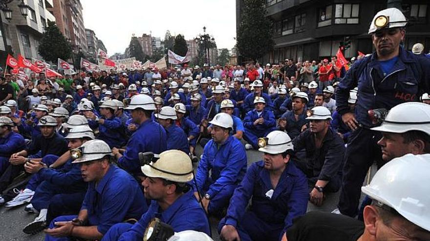 Los mineros en su llegada a Ponferrada con el apoyo de más de 20.00 personas.