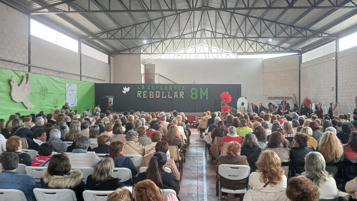 Asociaciones de mujeres del Valle del Jerte en el encuentro anual por el 8M.
