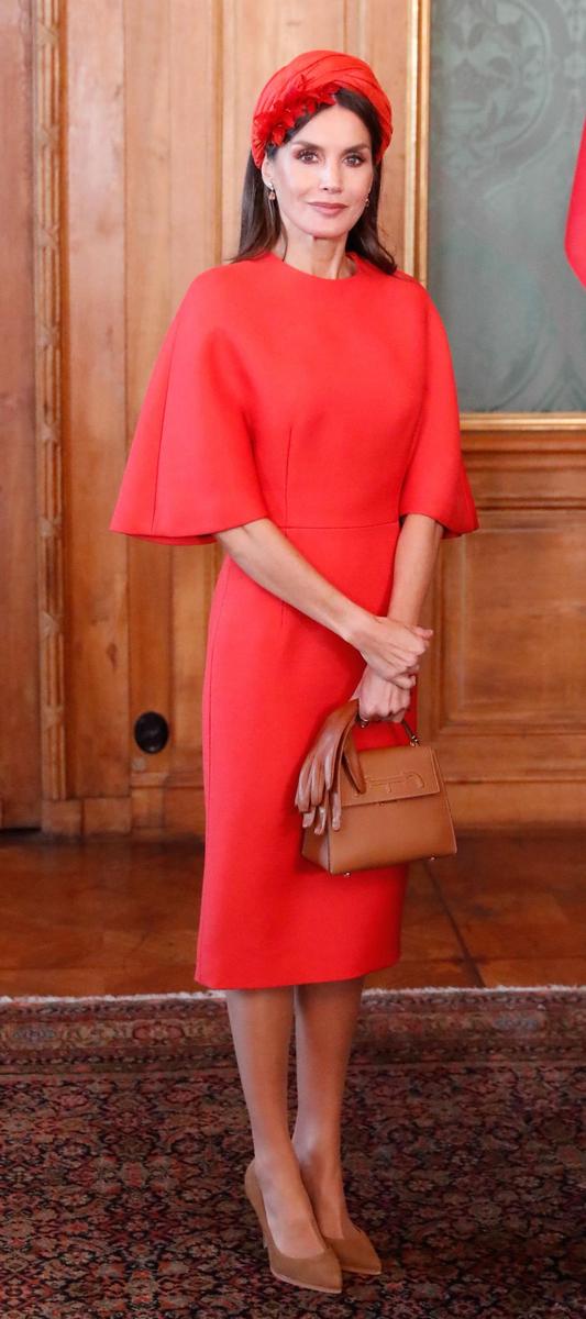 Los vestidos rojos de la reina Letizia, el color que mejor le sienta