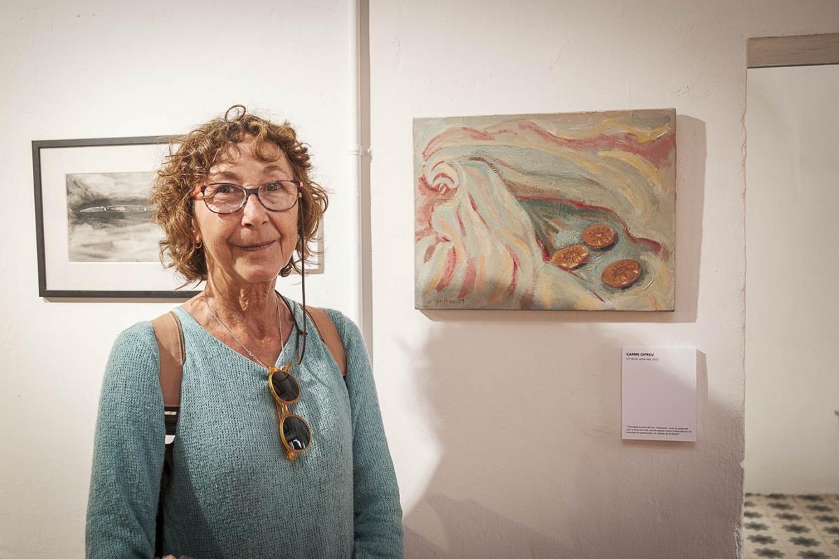 Carme Gifreu i la seva obra per aquesta exposició de record a la Birgitt.