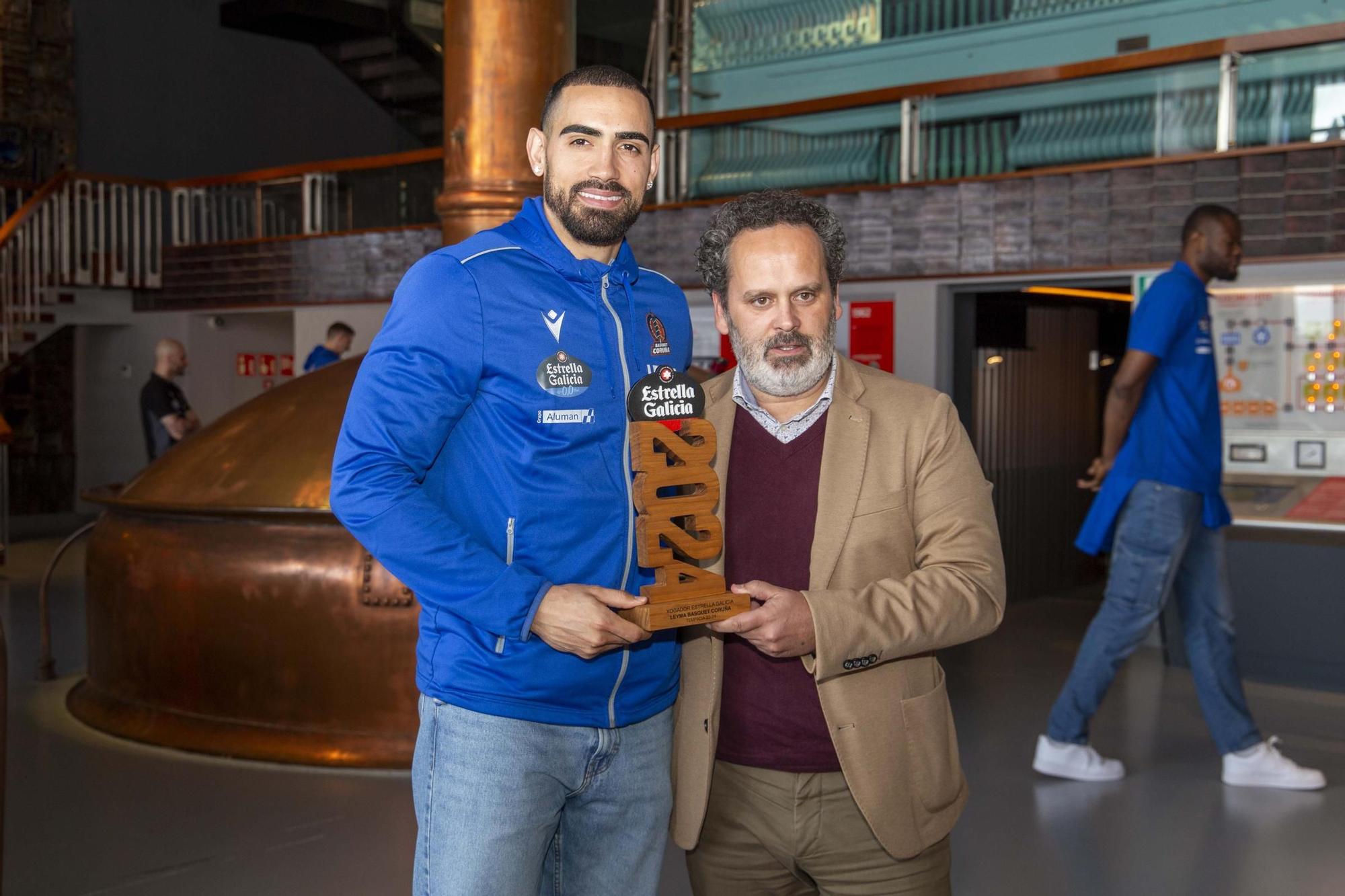 Visita del Leyma Coruña al museo MEGA de Estrella Galicia