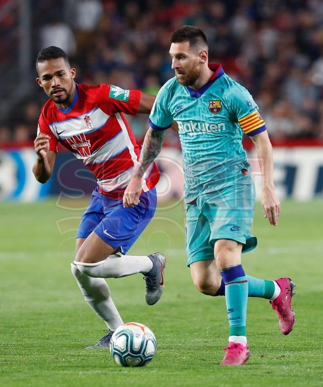 Las imágenes del partido entre el Granada y el FC Barcelona de LaLiga Santander disputado en el estadio Nuevo Los Cármenes en Granada.