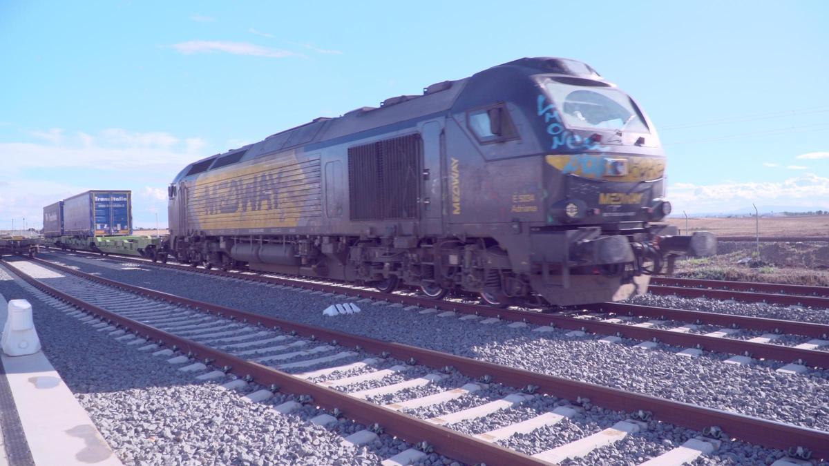 Máquina de Medway, en un servicio del corredor entre Madrid y Badajoz.