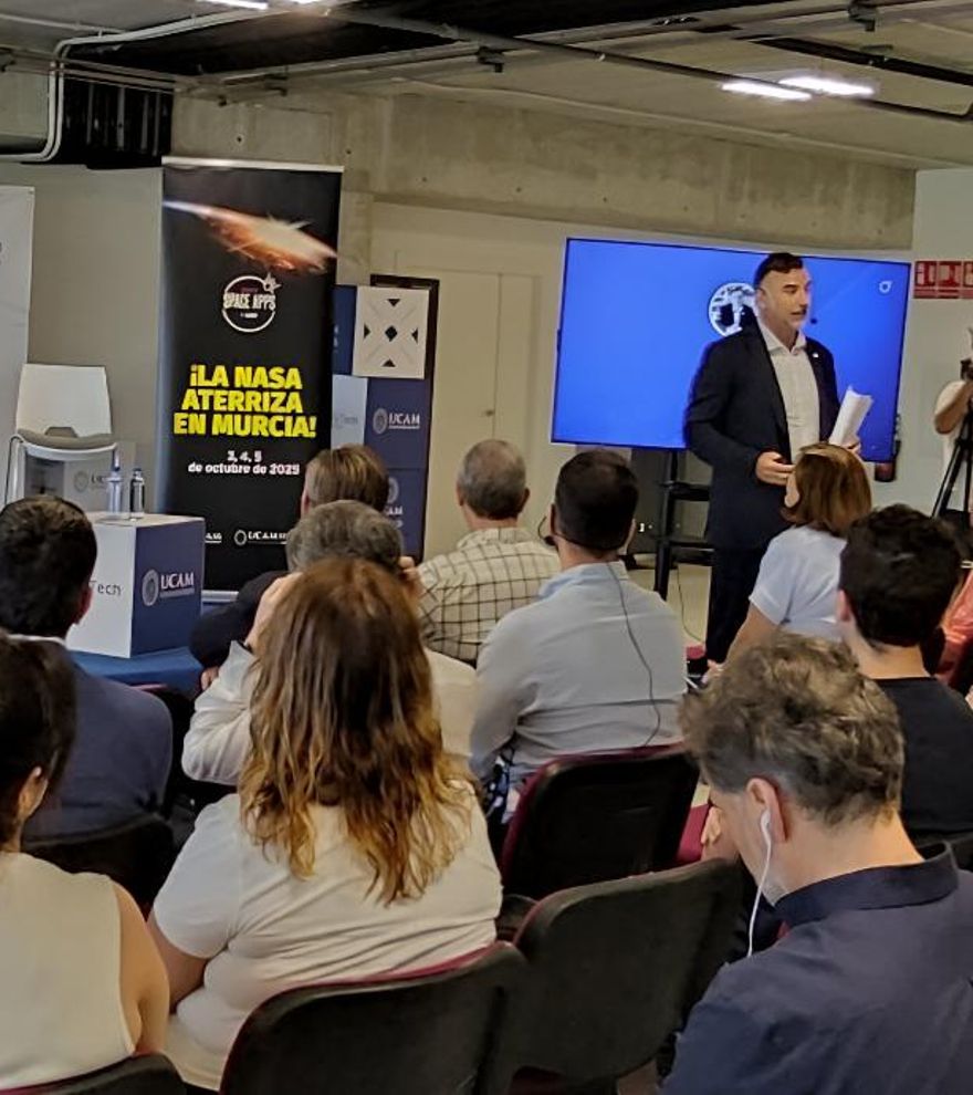 La NASA pide ayuda a los murcianos para resolver problemas científicos en octubre