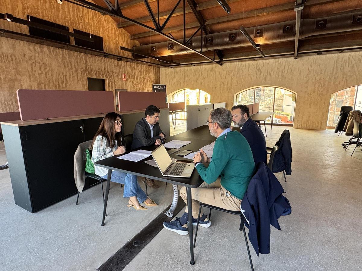 Reunión del alcalde y Zamorano con la conselleria en Rodes el miércoles, donde se entregó el borrador del convenio