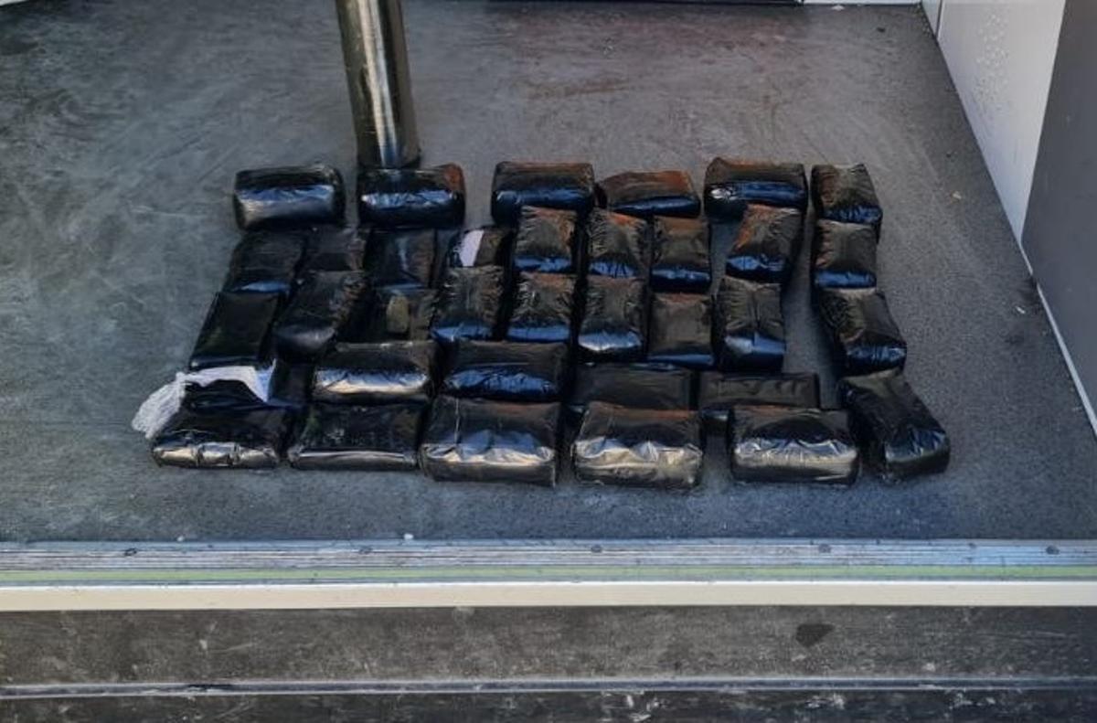 La droga intervenida en el camión en Vic