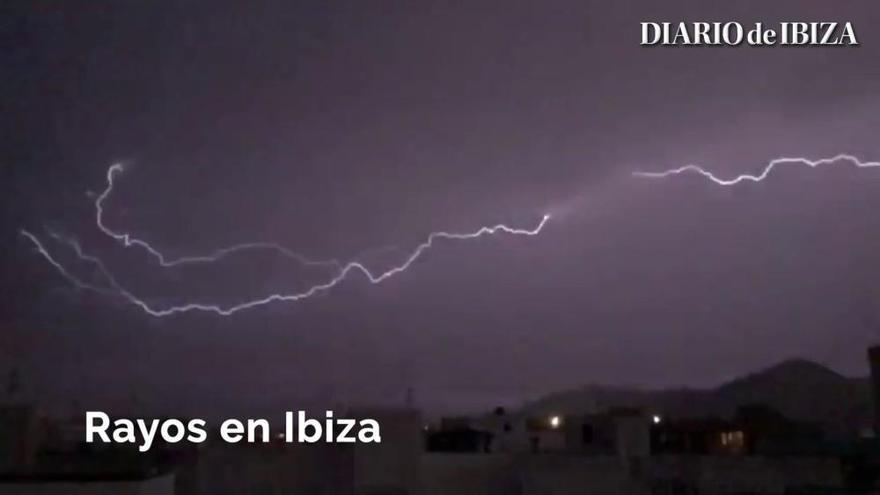 En las últimas 24 horas han caído en Ibiza 2.500 rayos
