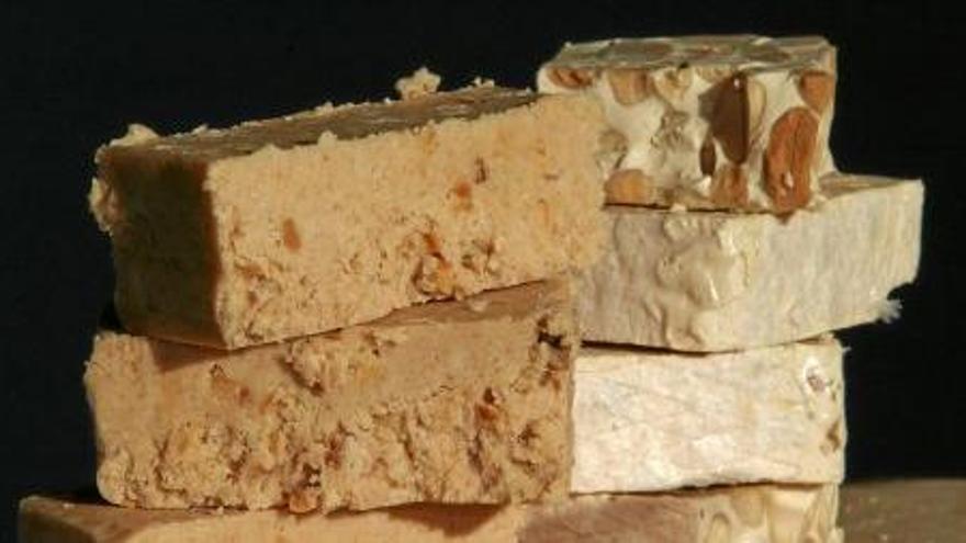 Turrón gibt es in verschiedenen Variationen.