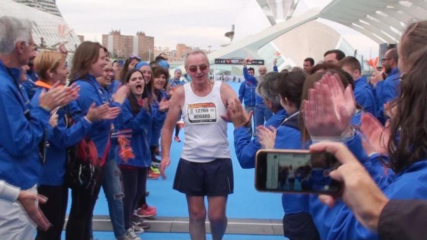 Así ha sido la llegada del último participante del Maratón de Valencia