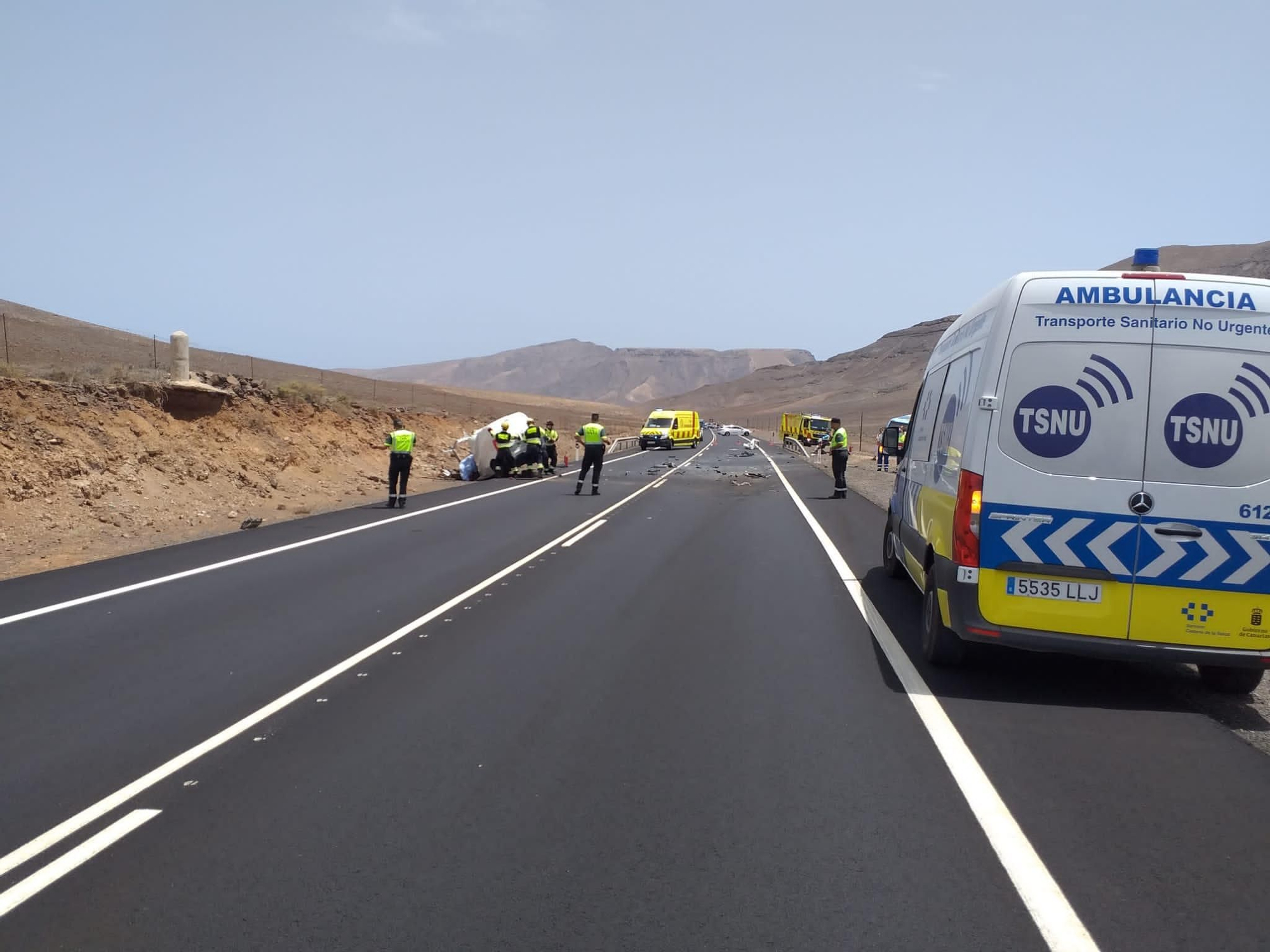 Colisión entre una furgoneta y una guagua en Fuerteventura