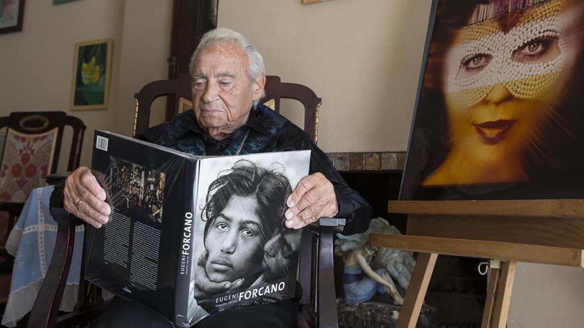 Muere Eugeni Forcano, el fotógrafo al que le gustaba la gente