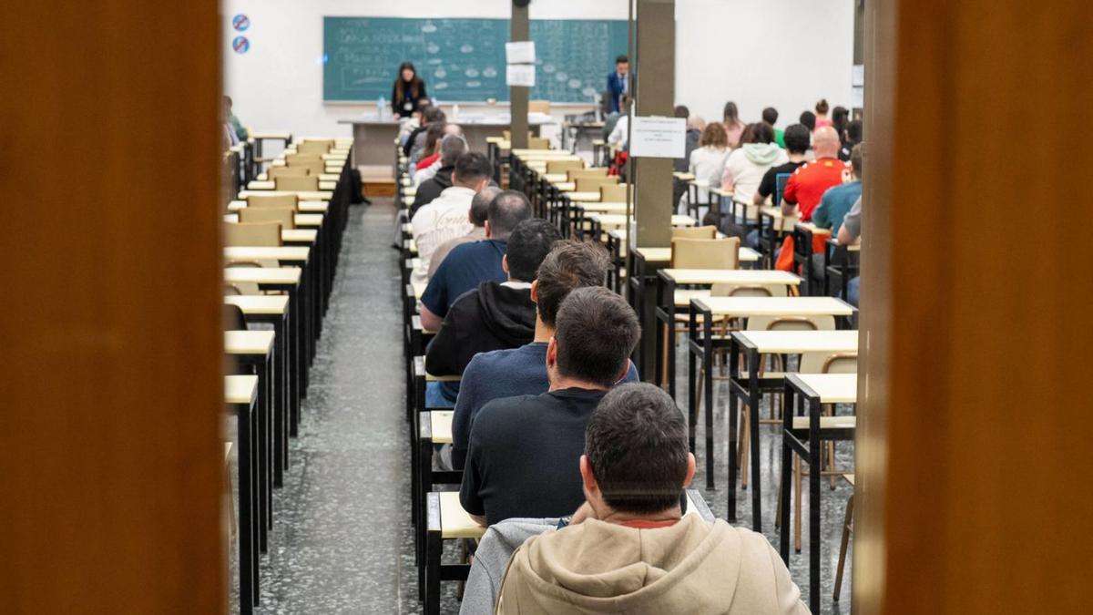 El BOE publica nuevas convocatorias de oposiciones con más de 1.900 plazas en distintos cuerpos y comunidades.