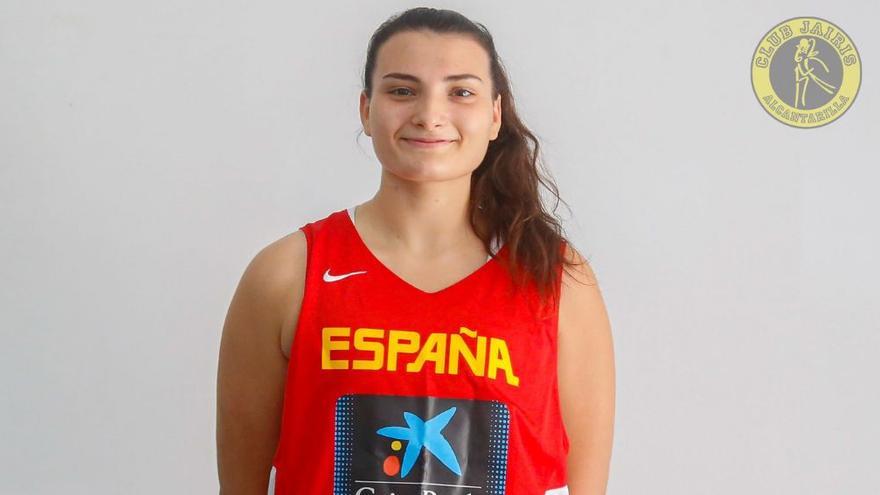 Alejandra Sánchez con la camiseta de la selección española
