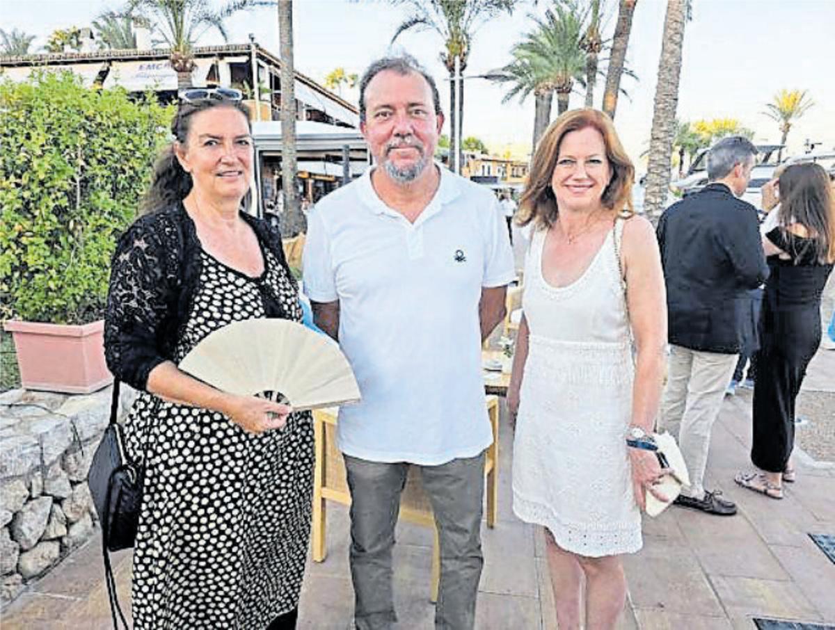 Simone Engel, Alfredo Rodríguez y Kimberly Marshall.