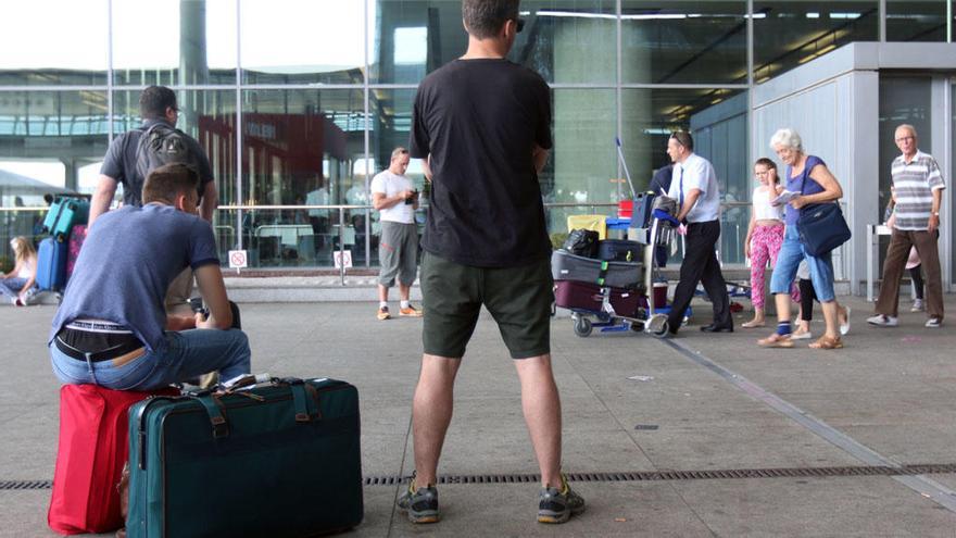 Pasajeros en el aeropuerto de Málaga.