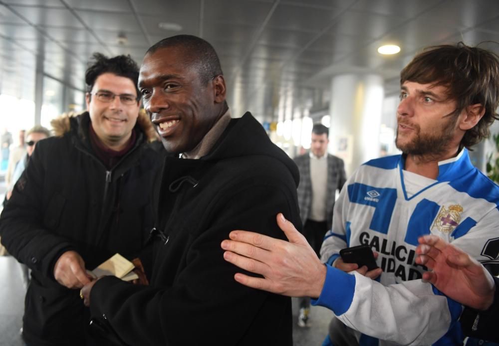 Llegada del nuevo entrenador del Deportivo a Alvedro.