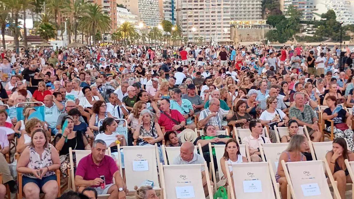 Magaluf weiht neue Promenade mit spektakulärer Drohnenshow ein