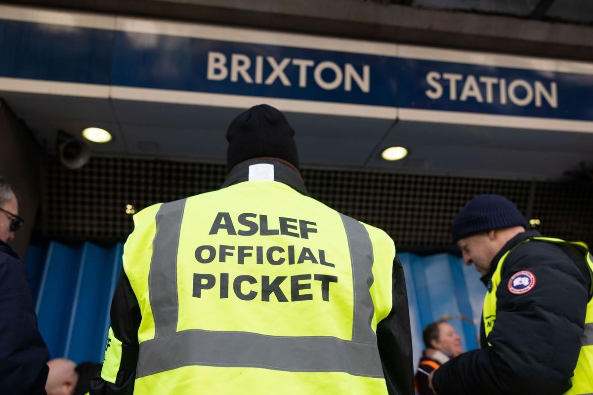 La huelga en el metro de Londres paraliza todas las líneas