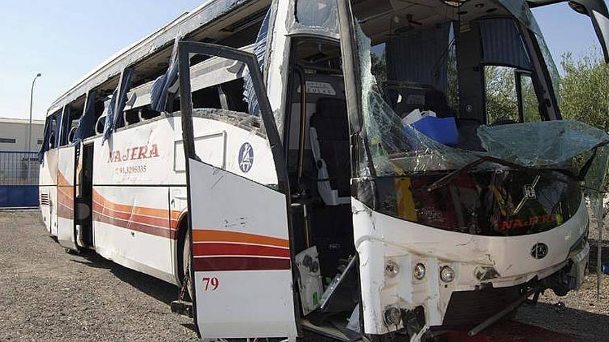 Siguen ingresados siete heridos en el accidente del autobús en la A-4