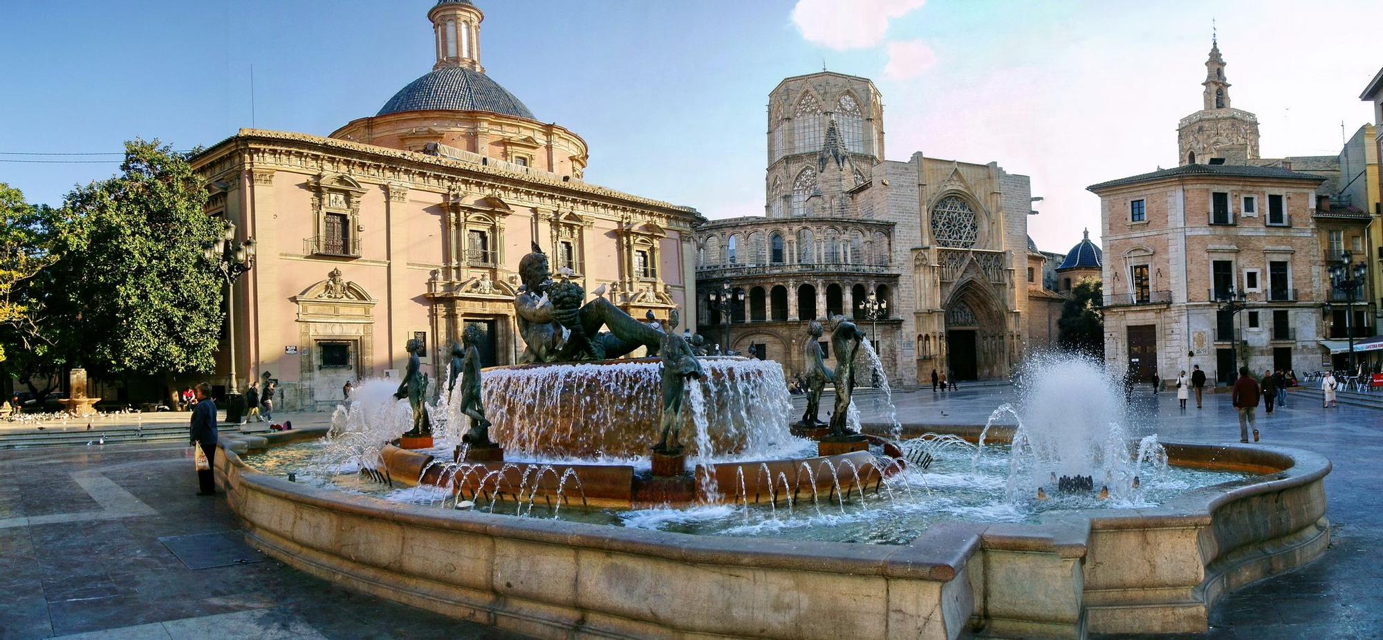 La fuente de la Plaza de la Virgen de València.
