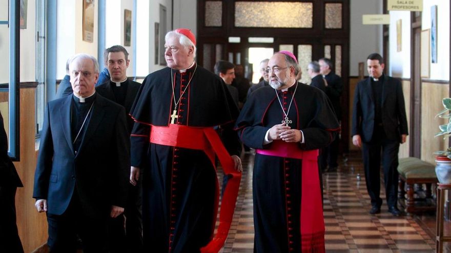 Cuando habló en Oviedo el cardenal que ahora avisa de un posible cisma si sale otro Papa como Francisco: &quot;No soy una copia de él, que tiene serviles aplaudidores&quot;