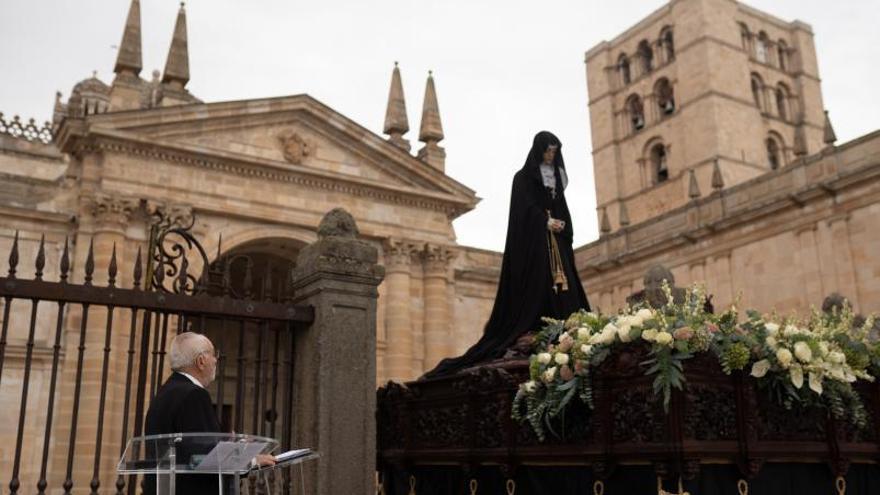 Luis Felipe Delgado pronuncia el pregón de la coronación canónica de La Soledad.