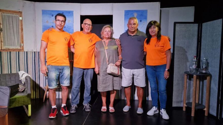 Los integrantes de Fénix Teatro tras la representación en Almería. | Cedida