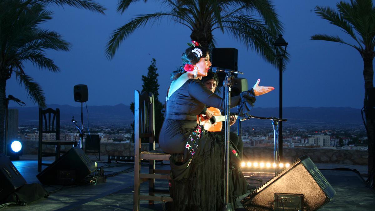 La cantaora de Jerez Sara Salado, anoche, en El Calvario