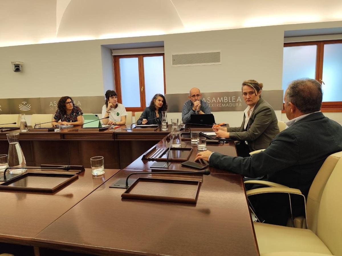 Reunión de Unidas con la Asociación de Empresas del Transporte Escolar.