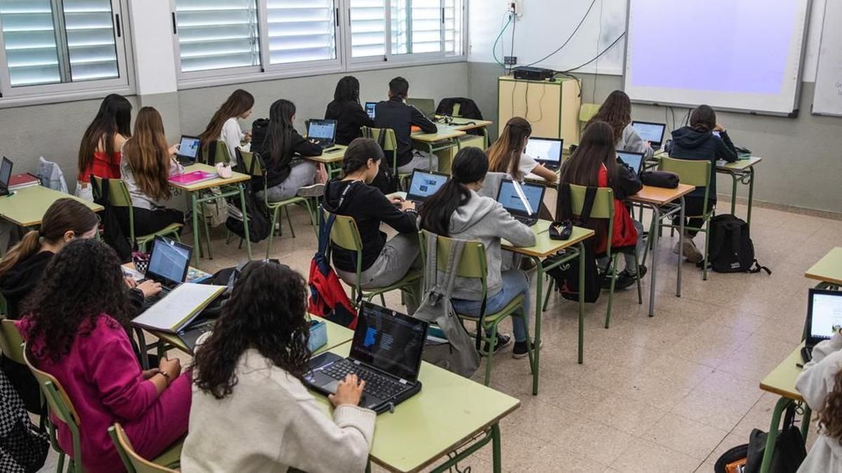 Educación intervino el curso pasado en 739 casos de riesgo sobre la salud  mental