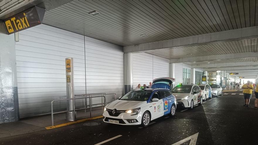 Hay consenso: los taxistas dan su visto bueno al nuevo sistema de control de entrada al aeropuerto