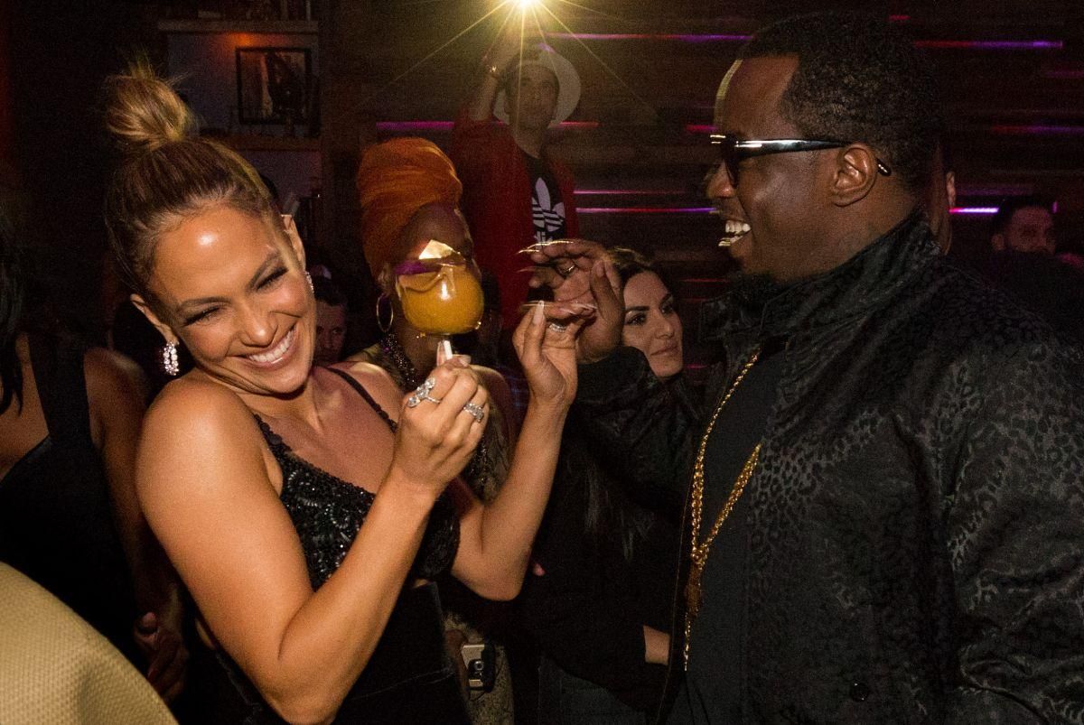 Jennifer lopez fue pareja de Sean Diddy Combs a principios de los 2000