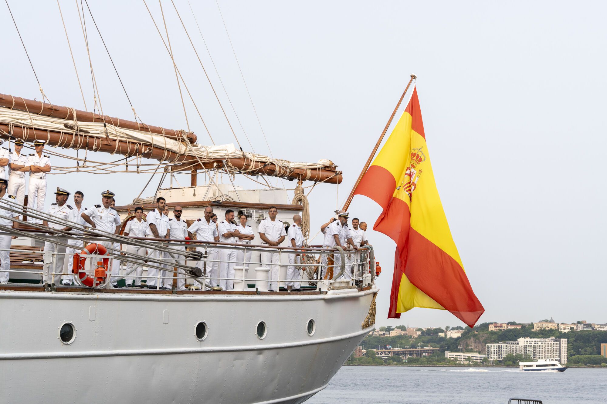 Llegada a Nueva York, EE.UU., del Buque-Escuela de la Armada Juan Sebastián de Elcano, este 4 de junio de 2025. EFE/Ángel Colmenares