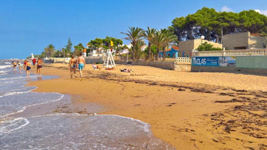 Los vecinos de Dénia piden que no se construya en la playa de les Marines