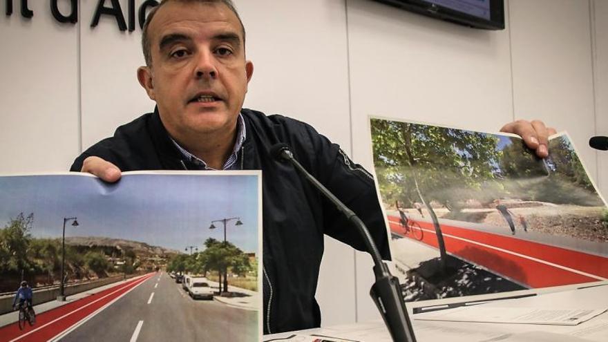 El concejal Jordi Martínez muestra dos imágenes del proyecto