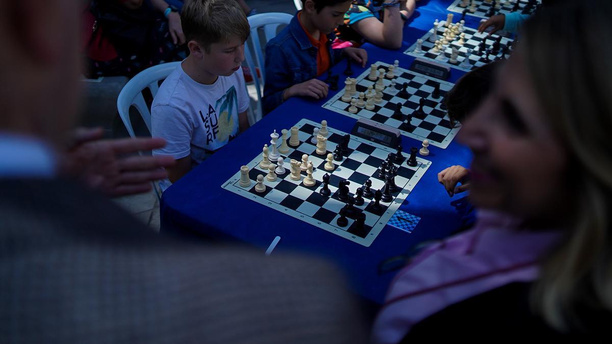 Un centenar de escolares han participado en el torneo de ajedrez en el Parque.
