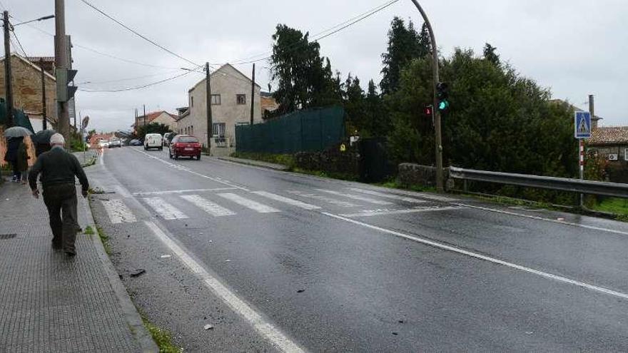 El cruce de Castroviejo, en la PO-551, dentro de la parroquia de Tirán. //G.N.