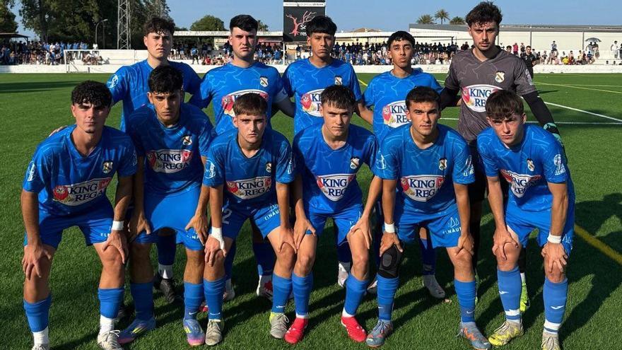 Más de 400 aficionados animarán al juvenil de la UD Oliva en Alicante en la &quot;final&quot; por el ascenso