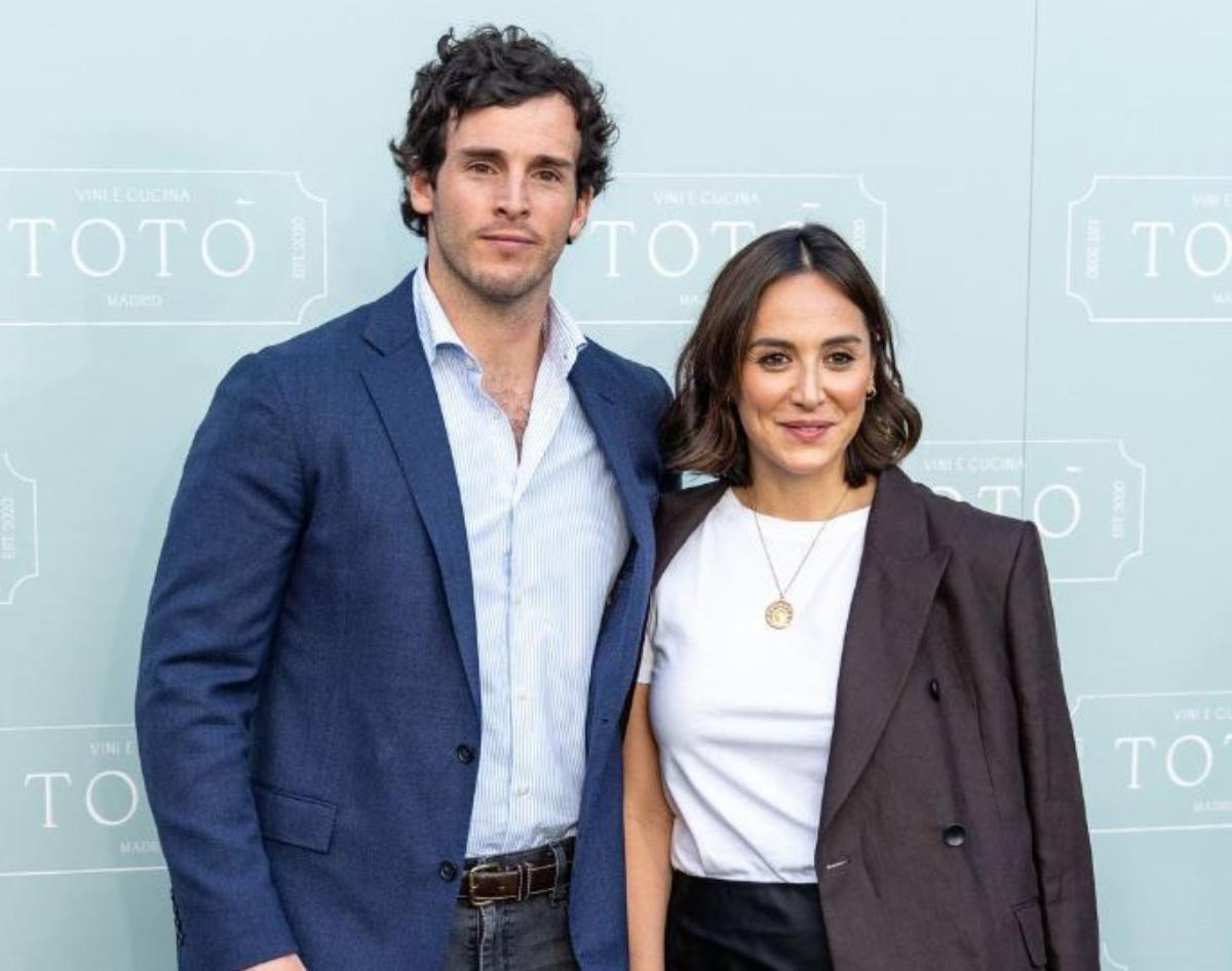 Tamara Falcó e Íñigo Onieva en uno de los photocalls a los que estaban invitados