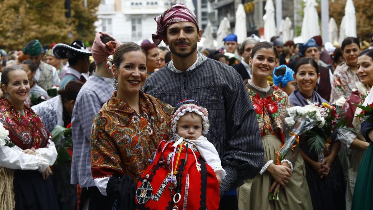 En imágenes | La Ofrenda de Flores a la Virgen del Pilar 2023 (I)