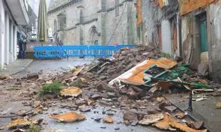 Sucumbe por la lluvia otro edificio del casco histórico de Betanzos tras años de abandono